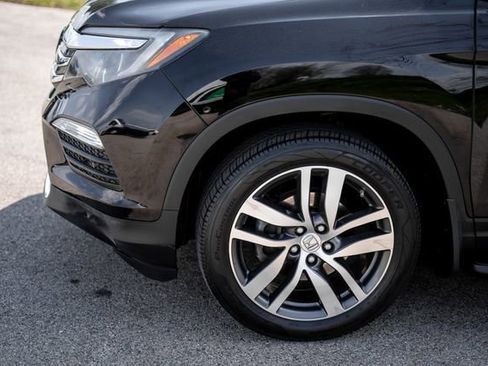 Used 2018 Honda Pilot Elite image 9