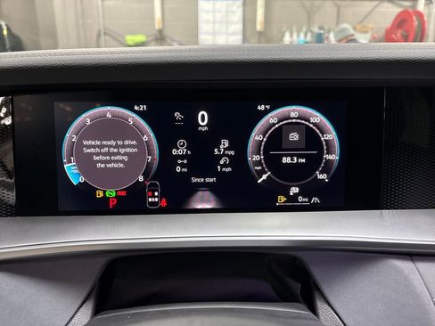 New 2026 Volkswagen Tiguan SE R-Line AWD/4WD image 13