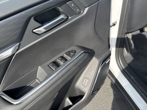 New 2025 GMC Acadia Elevation image 17