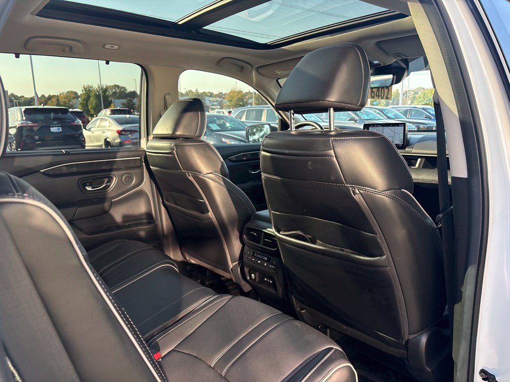 Used 2025 Honda Pilot Elite image 33