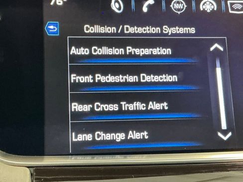 Used 2017 Cadillac XT5 Luxury w/ Driver Awareness Package FWD image 11