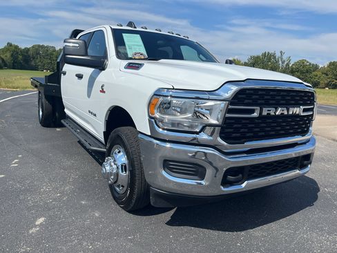 Used 2024 RAM 3500 SLT w/ Quick Order Package 2YG SLT AWD/4WD image 3