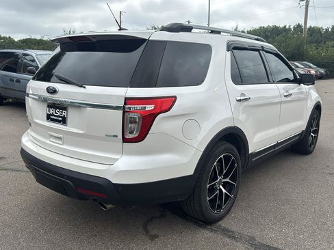 Used 2015 Ford Explorer XLT w/ Equipment Group 202A AWD/4WD image 5