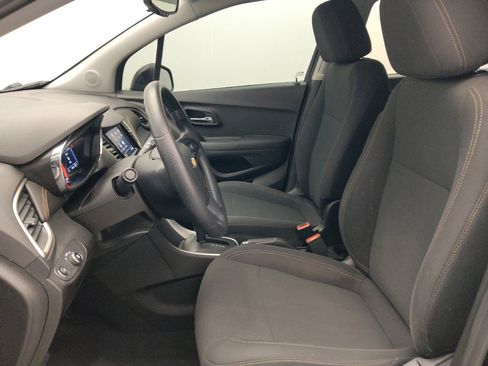 Used 2020 Chevrolet Trax LS FWD image 17