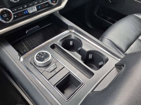 Used 2024 Ford Expedition Max XLT image 25