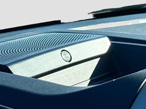 Used 2022 Ford F250 Lariat w/ Tremor Off-Road Package image 19