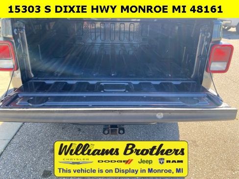 Used 2020 Jeep Gladiator Sport w/ Quick Order Package 24S image 27