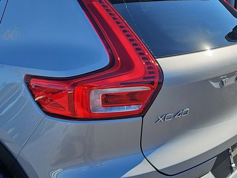 Used 2025 Volvo XC40 B5 Plus image 39