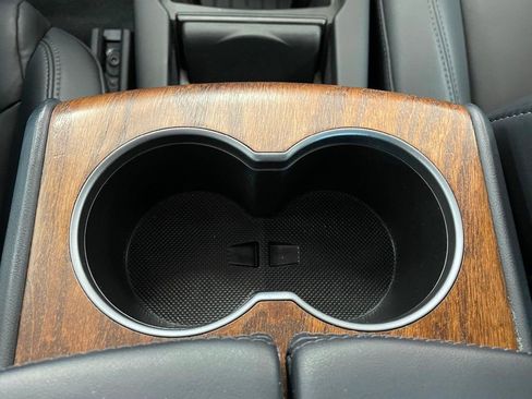 Used 2020 Tesla Model S Long Range Plus image 38