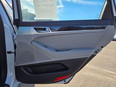 Used 2018 Genesis G80 3.8 image 40