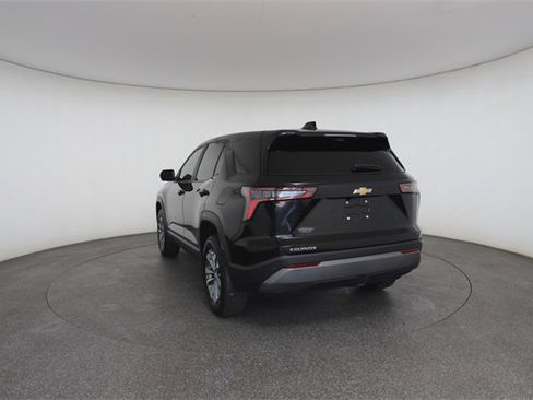 Used 2025 Chevrolet Equinox LT w/ Safety and Technology Package image 13