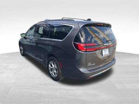 Used 2023 Chrysler Pacifica Limited FWD image 31