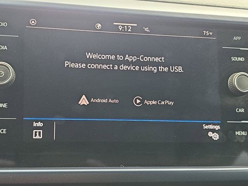 Certified 2024 Volkswagen Taos SE FWD image 21