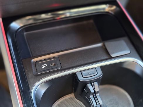 Used 2022 Mercedes-Benz GLB 250 image 33