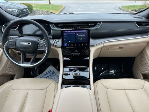 Used 2023 Jeep Grand Cherokee L Limited image 33