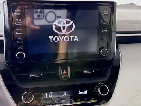 Used 2019 Toyota Corolla SE image 18