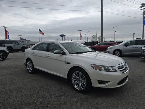 Used 2011 Ford Taurus Limited w/ 303A Rapid Spec Order Code FWD image 3