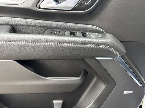 Used 2023 GMC Yukon XL Denali image 8