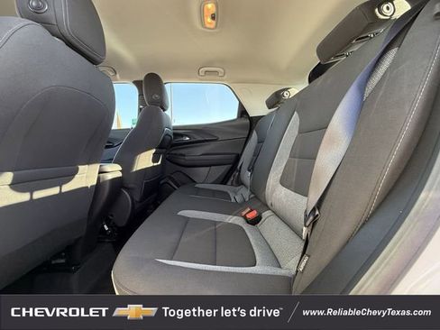 Used 2023 Chevrolet TrailBlazer LS image 29
