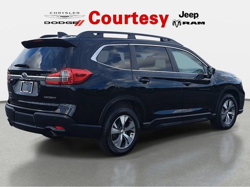 Used 2022 Subaru Ascent Premium w/ Convenience Package AWD/4WD image 3