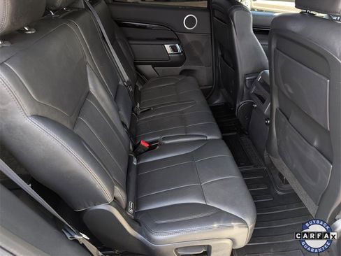 Used 2020 Land Rover Discovery SE image 31
