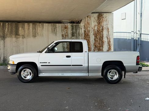Used 2001 Dodge Ram 1500 Truck 2WD Quad Cab image 4
