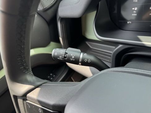 Used 2023 Land Rover Defender 110 75th Limited Edition image 19