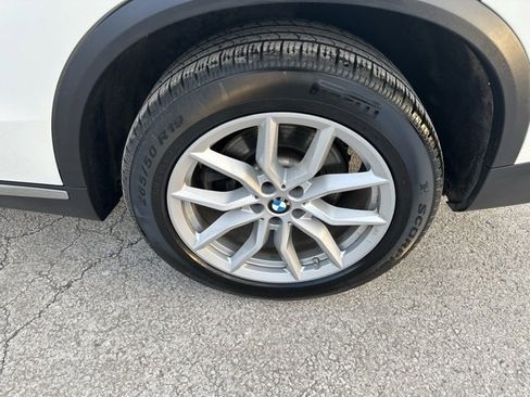 Used 2022 BMW X5 xDrive40i w/ Premium Package image 11