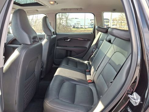 Used 2016 Volvo XC70 T5 Platinum w/ Climate Package image 11