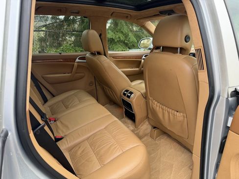 Used 2006 Porsche Cayenne Turbo S AWD/4WD image 28