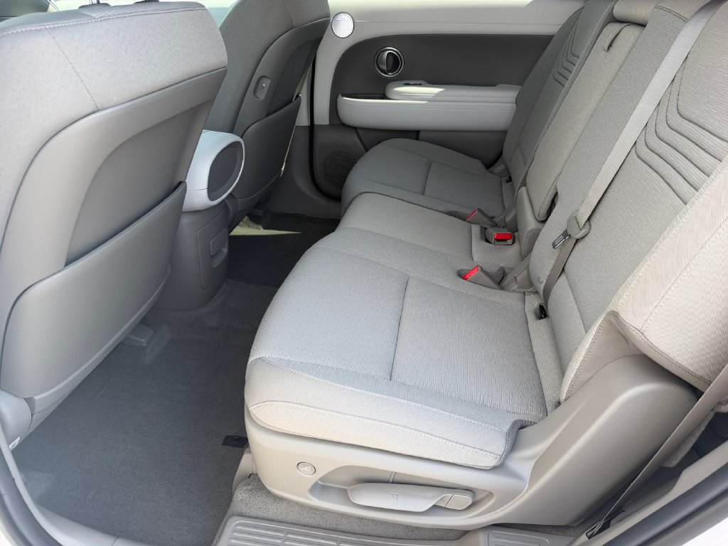 New 2027 Hyundai Palisade SE FWD image 7