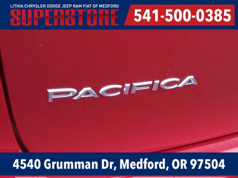 New 2026 Chrysler Pacifica Pinnacle w/ Trailer Tow Group AWD/4WD image 15