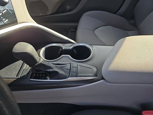 Used 2024 Toyota Camry SE w/ Blackout Package (TMS) image 13