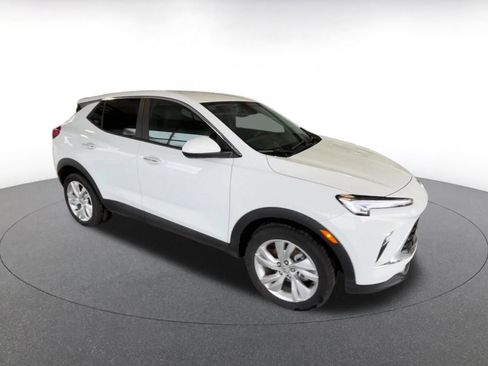 Used 2025 Buick Encore GX Preferred image 2