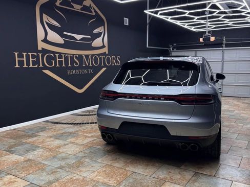 Used 2021 Porsche Macan image 3
