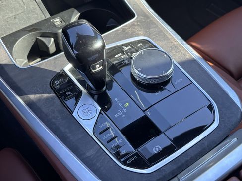 Used 2022 BMW X5 xDrive40i w/ M Sport Package image 26