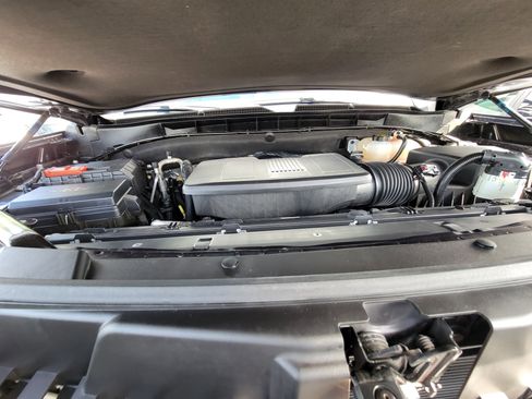 Used 2023 GMC Yukon SLT w/ SLT Premium Package image 28