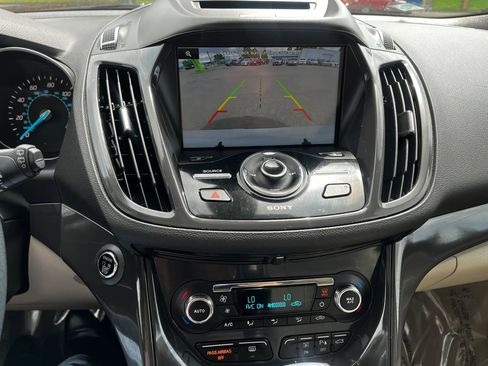 Used 2015 Ford Escape Titanium w/ Equipment Group 301A AWD/4WD image 18