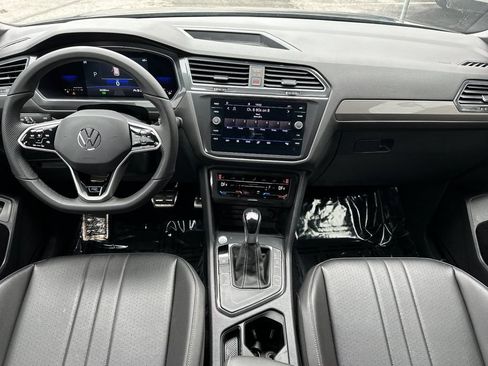 Used 2022 Volkswagen Tiguan SE R-Line FWD image 13