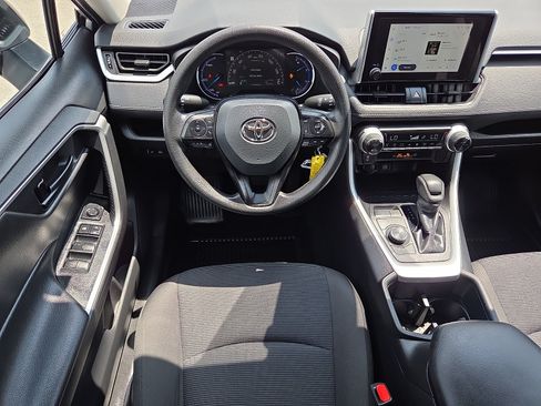 Used 2024 Toyota RAV4 LE AWD/4WD image 11