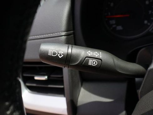 Used 2022 GMC Terrain SLT w/ LPO, Floor Liner Package AWD/4WD image 34