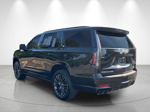 Used 2023 Cadillac Escalade V AWD/4WD image 3