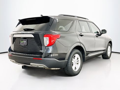 Used 2020 Ford Explorer XLT w/ Equipment Group 202A AWD/4WD image 9