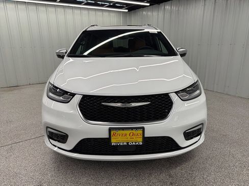 New 2026 Chrysler Pacifica Pinnacle w/ Trailer Tow Group image 2