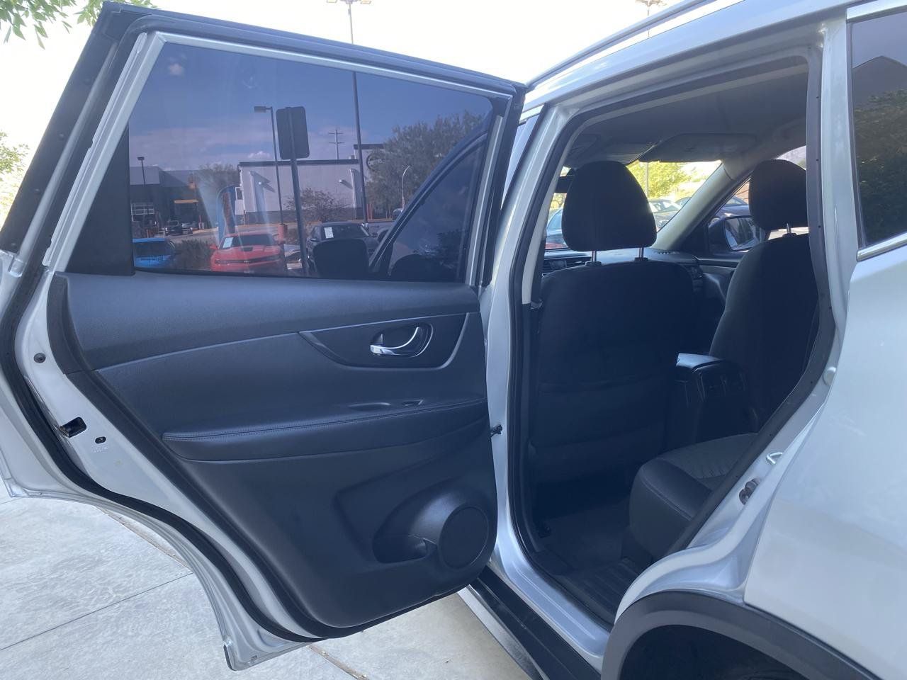 Used 2020 Nissan Rogue SV FWD image 12