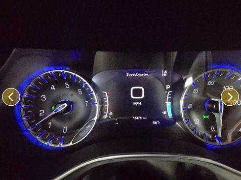 Used 2025 Chrysler Pacifica Limited w/ Trailer Tow Group FWD image 12