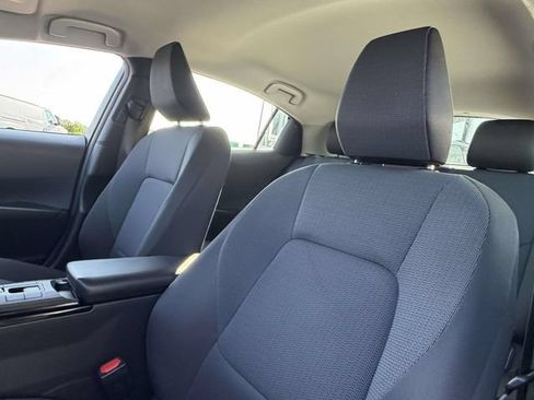 Used 2024 Toyota Prius LE FWD image 9