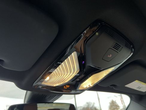 Used 2022 BMW X5 xDrive40i w/ M Sport Package image 36