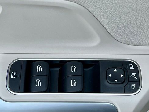 Certified 2025 Mercedes-Benz GLA 250 4MATIC image 30