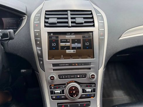 Used 2017 Lincoln MKZ Premiere FWD image 41